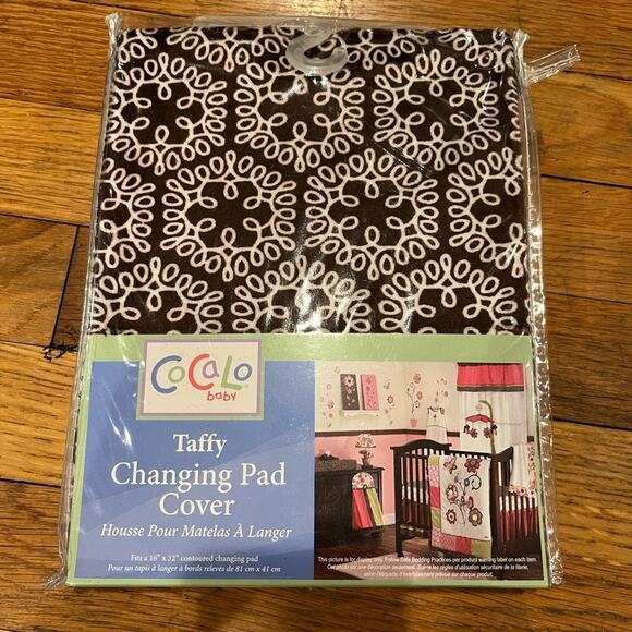 CoCaLo baby Taffy Changing Pad Cover Brown White Fits 16”x32” changing pad - Picture 1 of 6